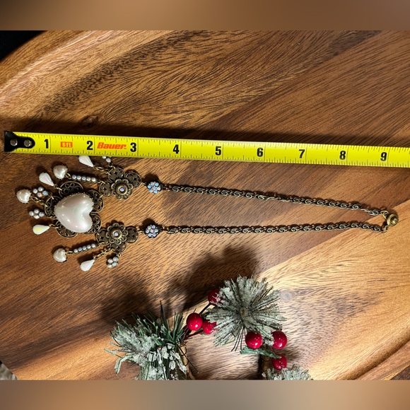 Vintage Y2K Heart Dangles Necklace • Antiqued Gold-tone - Picture 5 of 5